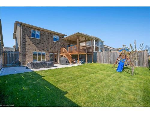 9428 Hendershot Boulevard, Niagara Falls, ON - Outdoor With Deck Patio Veranda