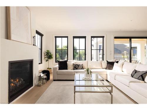 6 Fedorkow Lane, St. Davids, ON - Indoor Photo Showing Living Room With Fireplace