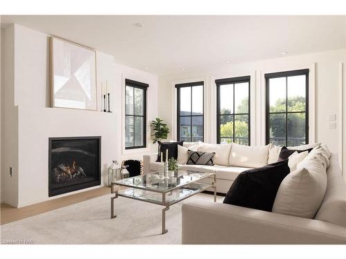 6 Fedorkow Lane, St. Davids, ON - Indoor Photo Showing Living Room With Fireplace