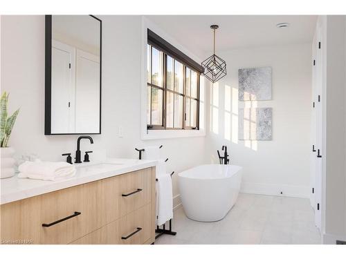 6 Fedorkow Lane, St. Davids, ON - Indoor Photo Showing Bathroom