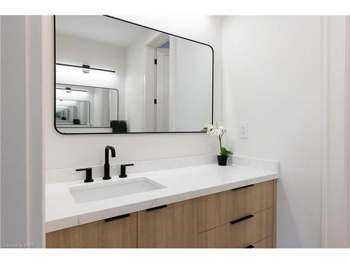 6 Fedorkow Lane, St. Davids, ON - Indoor Photo Showing Bathroom