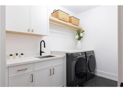 6 Fedorkow Lane, St. Davids, ON - Indoor Photo Showing Laundry Room