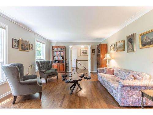 276 Mississagua Street, Niagara-On-The-Lake, ON - Indoor Photo Showing Living Room