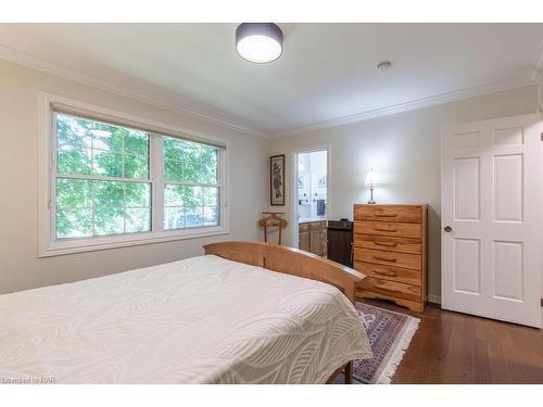 276 Mississagua Street, Niagara-On-The-Lake, ON - Indoor Photo Showing Bedroom