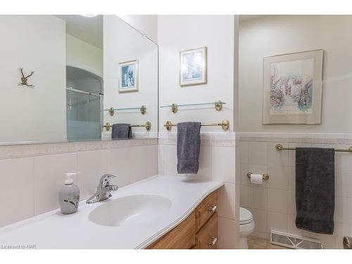 276 Mississagua Street, Niagara-On-The-Lake, ON - Indoor Photo Showing Bathroom