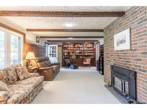 276 Mississagua Street, Niagara-On-The-Lake, ON - Indoor Photo Showing Living Room With Fireplace