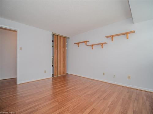 101-276 Oakdale Avenue, St. Catharines, ON - Indoor Photo Showing Other Room