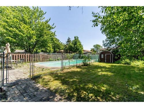 9 Windermere Court, Welland, ON - Outdoor With In Ground Pool