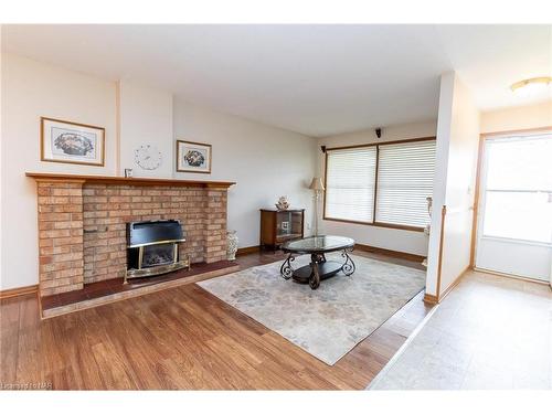 23 Woodland Drive, Welland, ON - Indoor Photo Showing Living Room With Fireplace