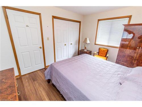 23 Woodland Drive, Welland, ON - Indoor Photo Showing Bedroom