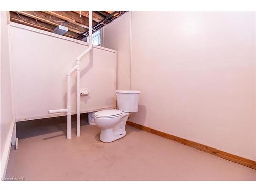 23 Woodland Drive, Welland, ON - Indoor Photo Showing Bathroom