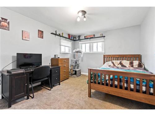 462 Lyons Creek Road, Welland, ON - Indoor Photo Showing Bedroom