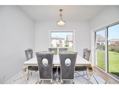 422 Williams Crescent, Fort Erie, ON - Indoor Photo Showing Dining Room