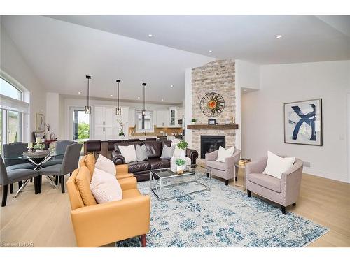 4242 Village Creek Drive, Stevensville, ON - Indoor Photo Showing Living Room With Fireplace