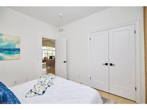 4242 Village Creek Drive, Stevensville, ON - Indoor Photo Showing Bedroom