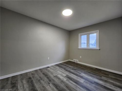 1410 Balfour Street, Fenwick, ON - Indoor Photo Showing Other Room