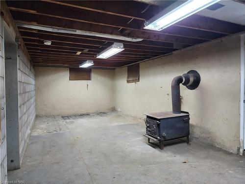 1410 Balfour Street, Fenwick, ON - Indoor Photo Showing Basement