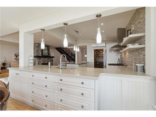 899 Edgemere Road, Fort Erie, ON - Indoor Photo Showing Kitchen