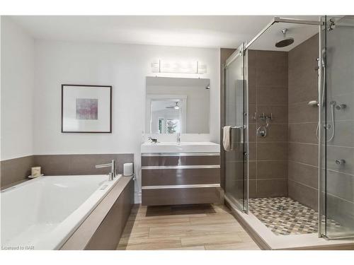 899 Edgemere Road, Fort Erie, ON - Indoor Photo Showing Bathroom