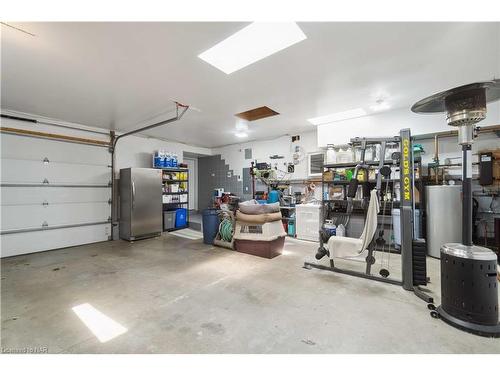 899 Edgemere Road, Fort Erie, ON - Indoor Photo Showing Garage