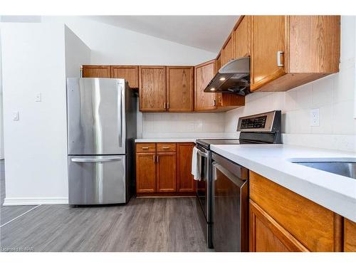 58 Vintage Crescent, St. Catharines, ON - Indoor Photo Showing Kitchen