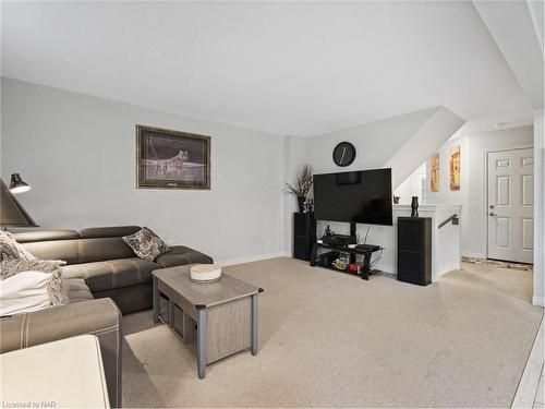 45-340 Prospect Point Road N, Ridgeway, ON - Indoor Photo Showing Living Room