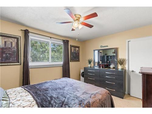 33 Drury Crescent, St. Catharines, ON - Indoor Photo Showing Bedroom