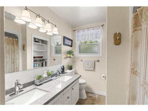 33 Drury Crescent, St. Catharines, ON - Indoor Photo Showing Bathroom