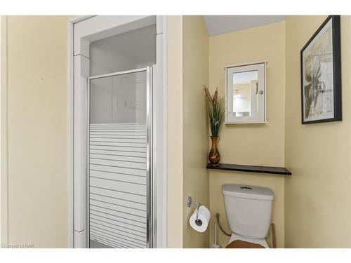 33 Drury Crescent, St. Catharines, ON - Indoor Photo Showing Bathroom