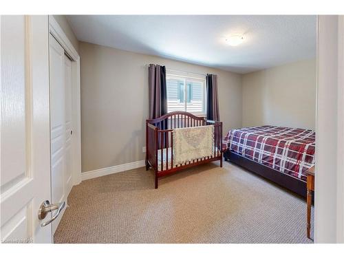 36 Silverwood Avenue, Welland, ON - Indoor Photo Showing Bedroom