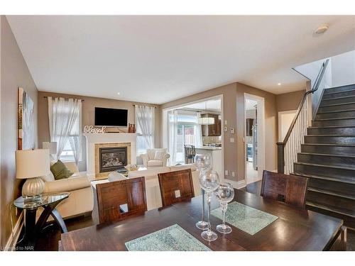 6557 Mary Drive, Niagara Falls, ON - Indoor Photo Showing Living Room With Fireplace