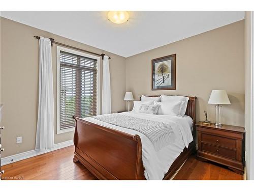 63 Tanbark Road, Niagara-On-The-Lake, ON - Indoor Photo Showing Bedroom