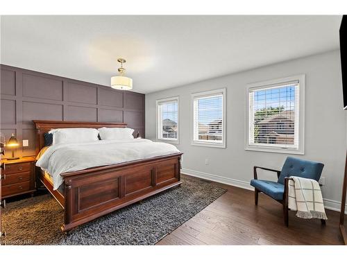 5642 Osprey Avenue, Niagara Falls, ON - Indoor Photo Showing Bedroom