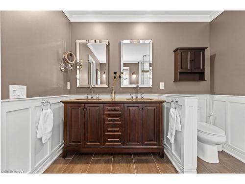 5642 Osprey Avenue, Niagara Falls, ON - Indoor Photo Showing Bathroom