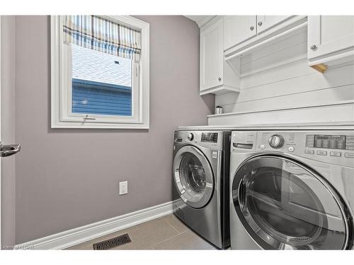 5642 Osprey Avenue, Niagara Falls, ON - Indoor Photo Showing Laundry Room