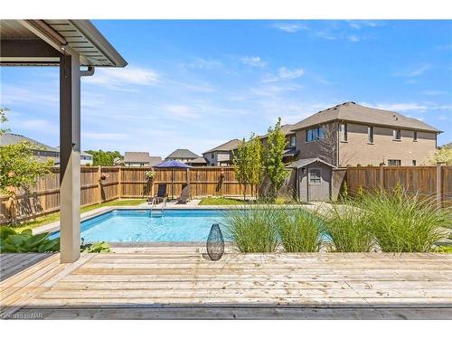 5642 Osprey Avenue, Niagara Falls, ON - Outdoor With In Ground Pool