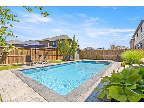5642 Osprey Avenue, Niagara Falls, ON - Outdoor With In Ground Pool With Backyard