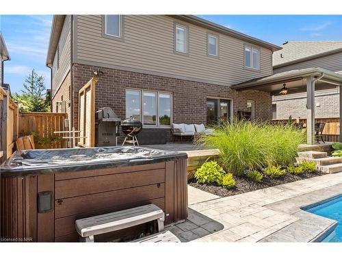 5642 Osprey Avenue, Niagara Falls, ON - Outdoor With Deck Patio Veranda With Exterior