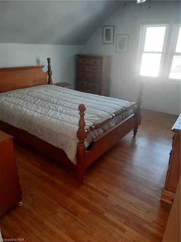 169 Merritt Street, Welland, ON - Indoor Photo Showing Bedroom