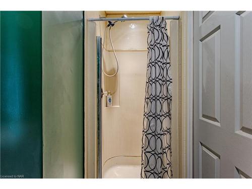 3796 Dominion Road, Ridgeway, ON - Indoor Photo Showing Bathroom