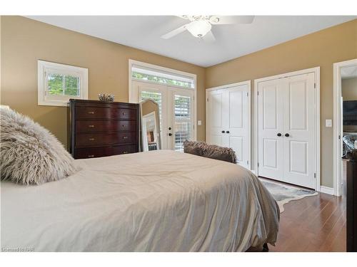 32 Pinot Trail, Niagara-On-The-Lake, ON - Indoor Photo Showing Bedroom