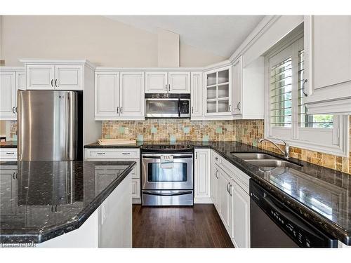 1-7 Gibson Place, St. Catharines, ON - Indoor Photo Showing Kitchen With Double Sink