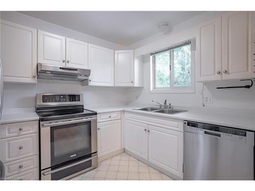 3711 Hazel Street, Ridgeway, ON - Indoor Photo Showing Kitchen With Double Sink