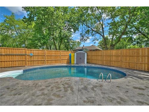 8868 Sodom Road, Niagara Falls, ON - Outdoor With In Ground Pool With Backyard