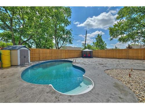 8868 Sodom Road, Niagara Falls, ON - Outdoor With In Ground Pool With Backyard