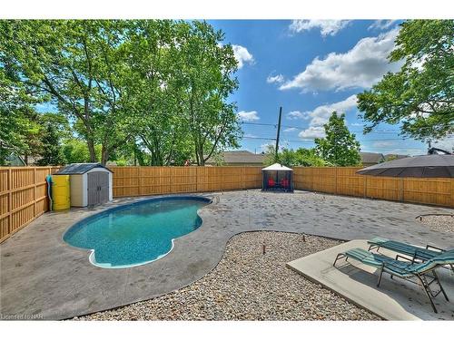 8868 Sodom Road, Niagara Falls, ON - Outdoor With In Ground Pool With Backyard