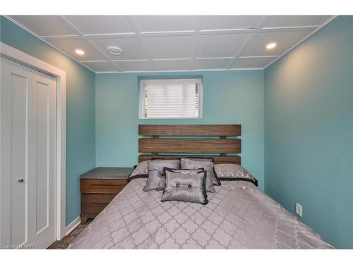 8868 Sodom Road, Niagara Falls, ON - Indoor Photo Showing Bedroom