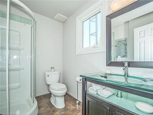 3197 Ninth Street, St. Catharines, ON - Indoor Photo Showing Bathroom