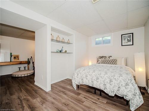 3197 Ninth Street, St. Catharines, ON - Indoor Photo Showing Bedroom