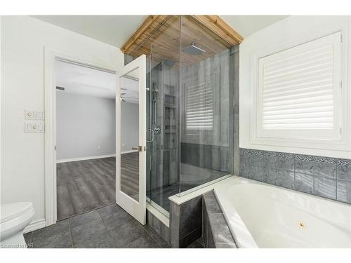 353 South Pelham Road, Welland, ON - Indoor Photo Showing Bathroom
